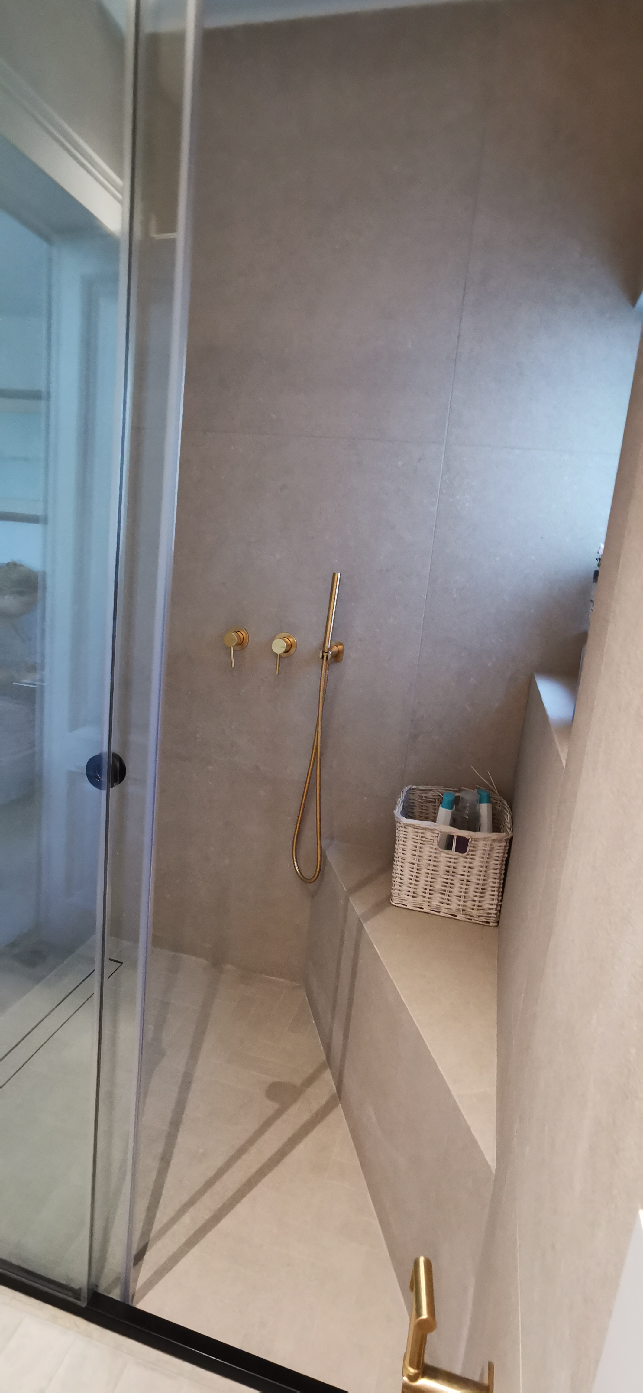 Ανακαίνιση μπάνιου — ντουζιέρα